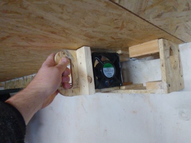 Bild von Lüftungsanlage Feuchtigkeit Waschküche Keller Kondensat Ventilator, Lüfter, Belüftung