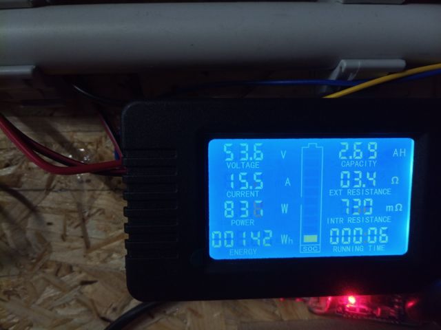 Bild von voltmeter batteriestatus