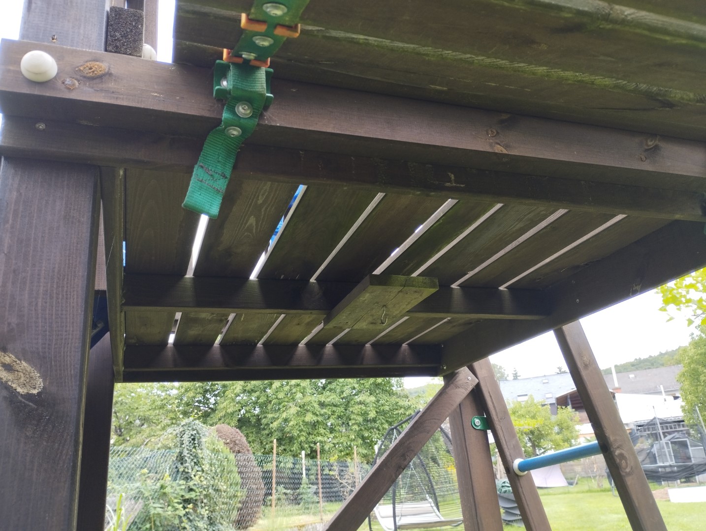 Klettergerüst Spielturm Rutsche Schaukel Sandkasten Jungle Gym restaurieren reparieren umbauen Hängebrücke