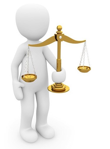 Balkonsolar legal illegal Gesetz Normen Regeln VDE Pixabay