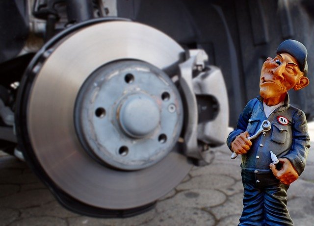 Elektroauto selbst reparieren Reparatur Werkstatt Mechaniker car mechanic  Pixabay