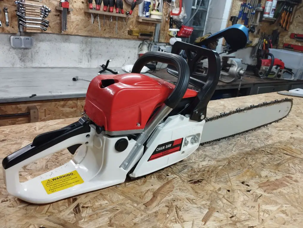 Kettensaege China Weiss Rot Chainsaw 5200 noname
