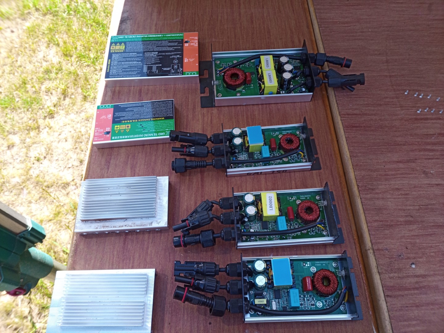 GMI 260 300 350 500 600 700 Grid Tie Microinverter Einspeisewechselrichter Test Erfahrung Nachteinspeisung 10
