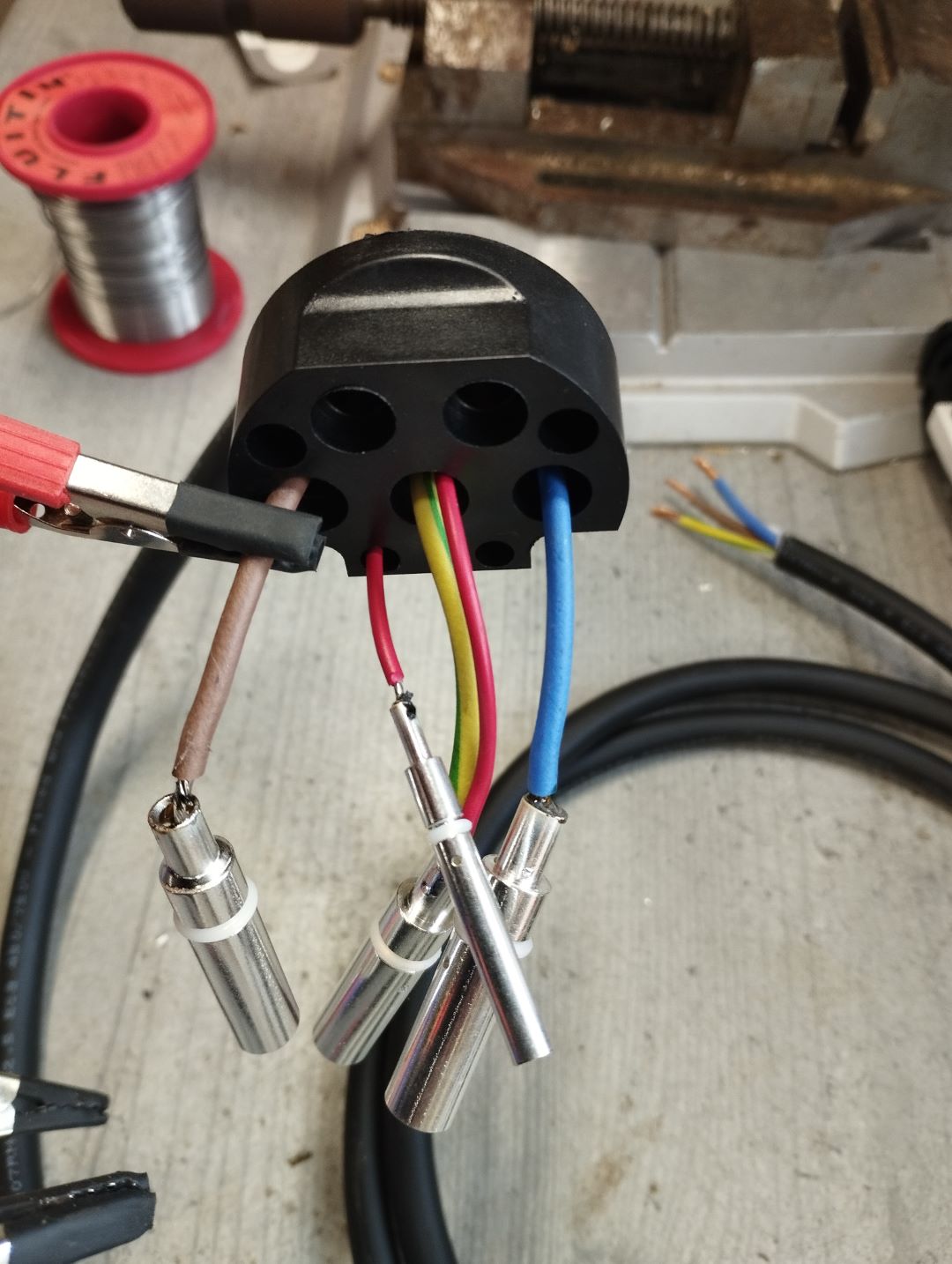 V2L Vehicle to load Adapter MG selbst bauen 2