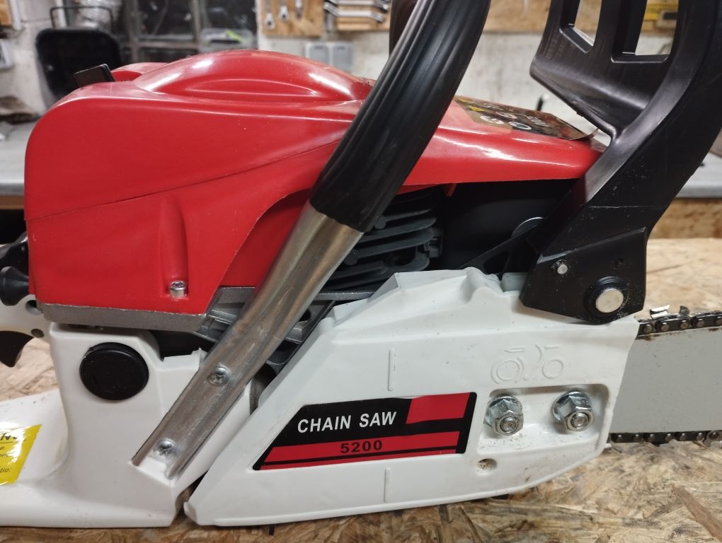 Kettensaege China Weiss Rot Chainsaw 5200 noname