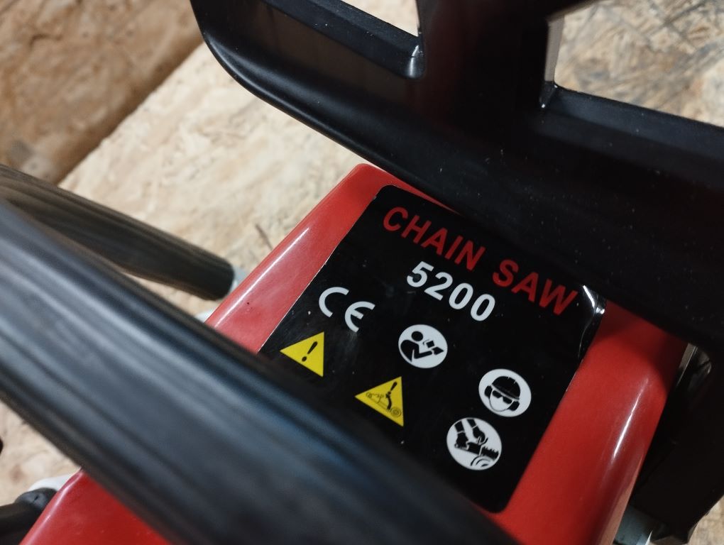 Kettensaege China Weiss Rot Chainsaw 5200 noname