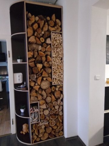 Bild von Holzniesche Holzlager Kaminholz Brennholz Lager Ofenholz