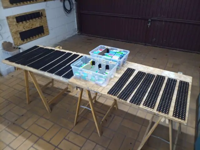 Bild von solarspeicher selst bauen laptop akkus batterien