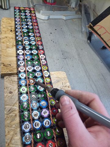Bild von 18650 zellen akkus battery löten sicherungsdraht fuse wire