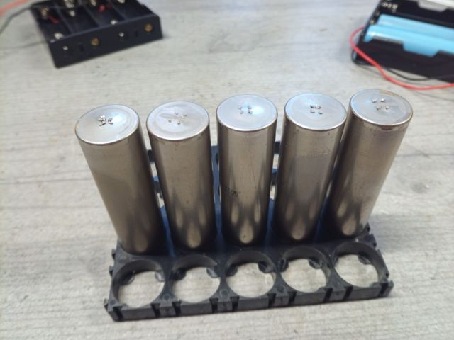 KW09_DIY_18650_Powerwall_Spind_fertig_14