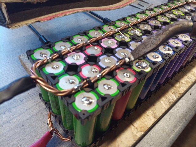 KW09_DIY_18650_Powerwall_Spind_fertig_08