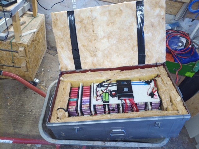 KW09_DIY_18650_Powerwall_Spind_fertig_48