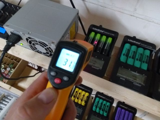 Bild von IR Thermometer LiitoKala Kapazitätstest Temperaturmessung 18650 China Akku battery