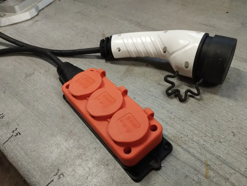 V2L Ladestecker Adapter für MG Elektroauto selbst bauen