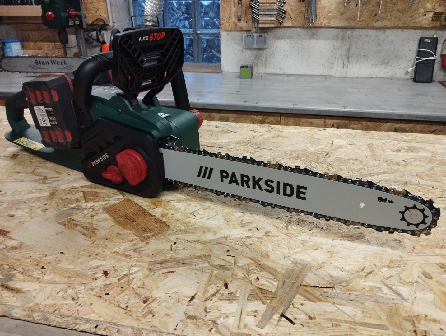 Motorsäge Akku Kettensäge 45cm Parkside 40V PKSA 40 Li B2 01