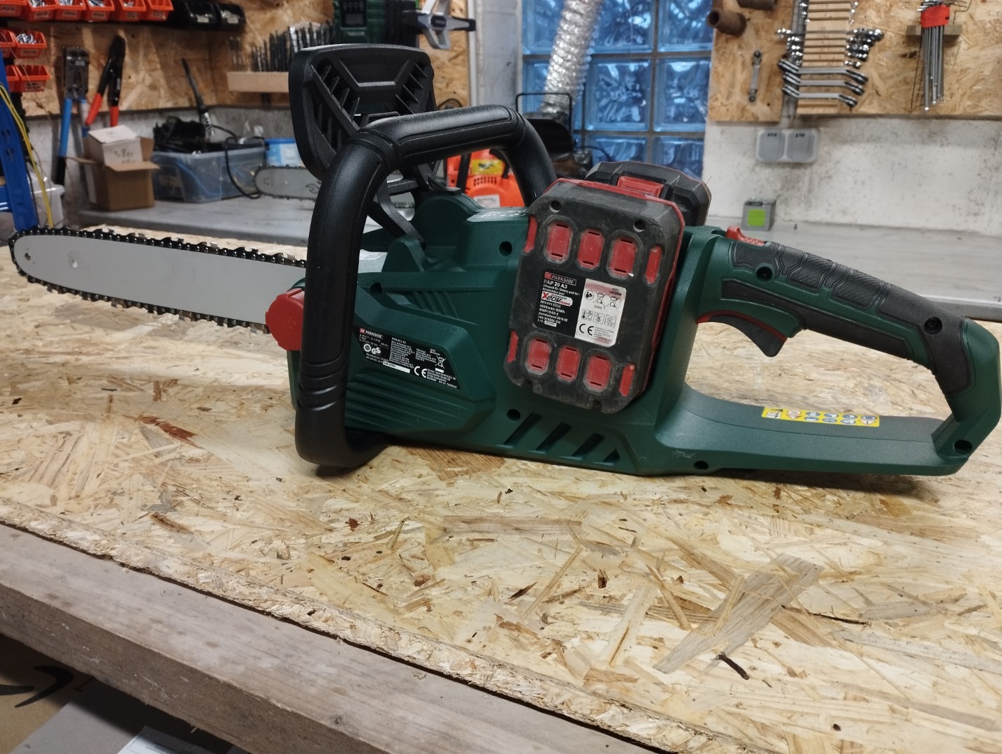 Motorsäge Akku Kettensäge 45cm Parkside 40V PKSA 40 Li B2 03